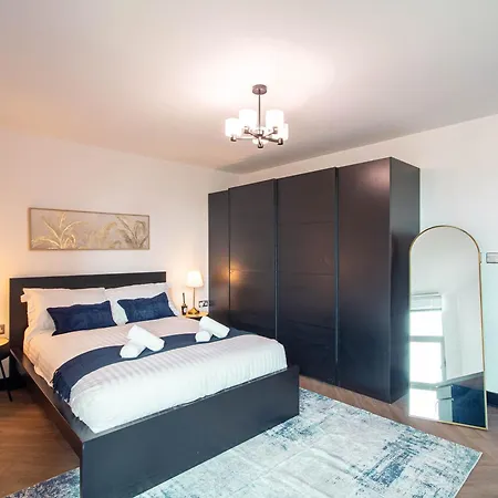 Apartment Centre 2-bed Near Lgi & Uni *