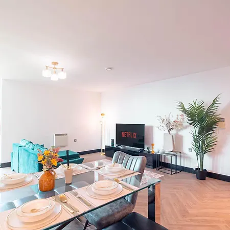 Luxury 2 Bed In Sleeps 6 公寓 *