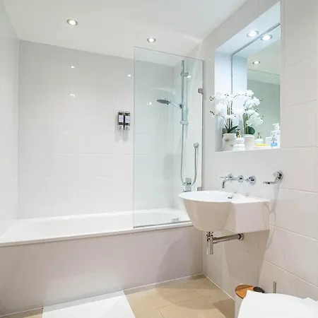 Luxury 2 Bed In Sleeps 6 公寓