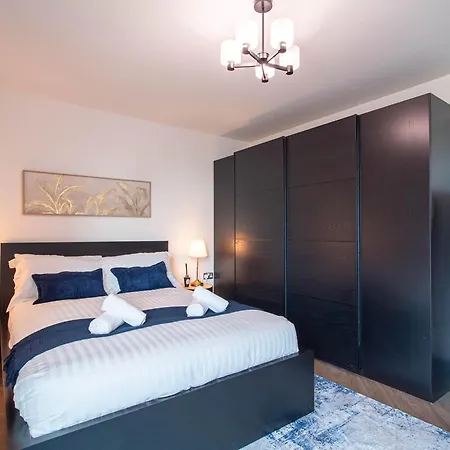 Central Leeds Apartment With Balcony Sleeps 6 Near Lgi * Leeds