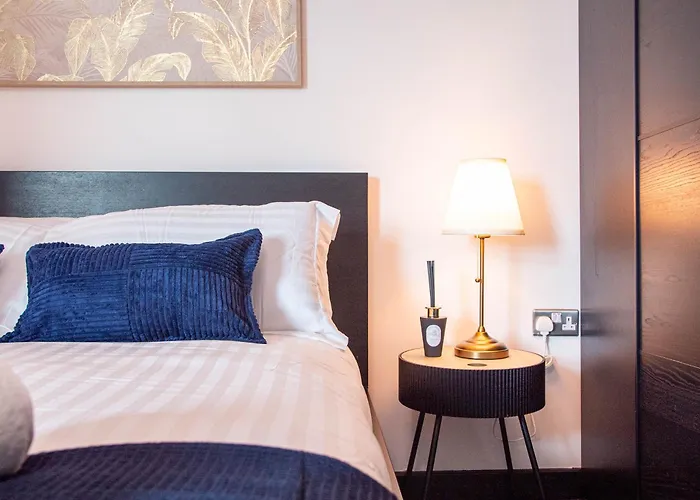 Luxury 2 Bed In Sleeps 6 *