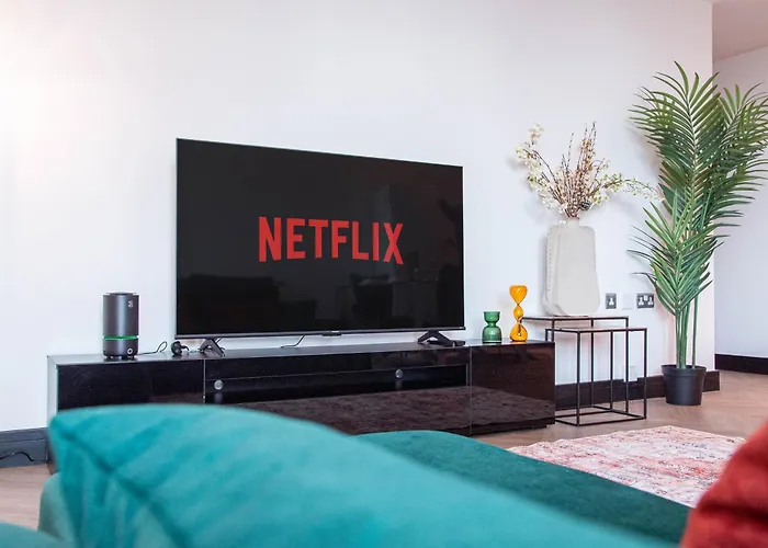 Апартаменти Luxury 2 Bed In Sleeps 6 *