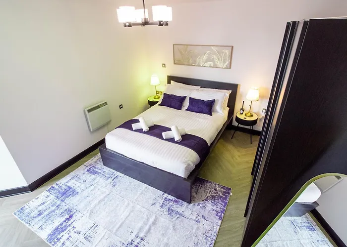 Luxury 2 Bed In Sleeps 6 * Лідс